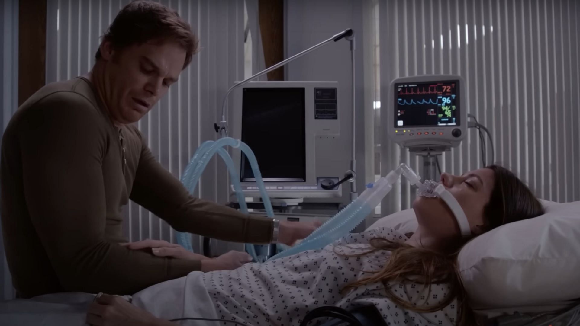 Debra gets taken off life support in the season finale (Image via YouTube/Dexter on Paramount+ with Showtime)